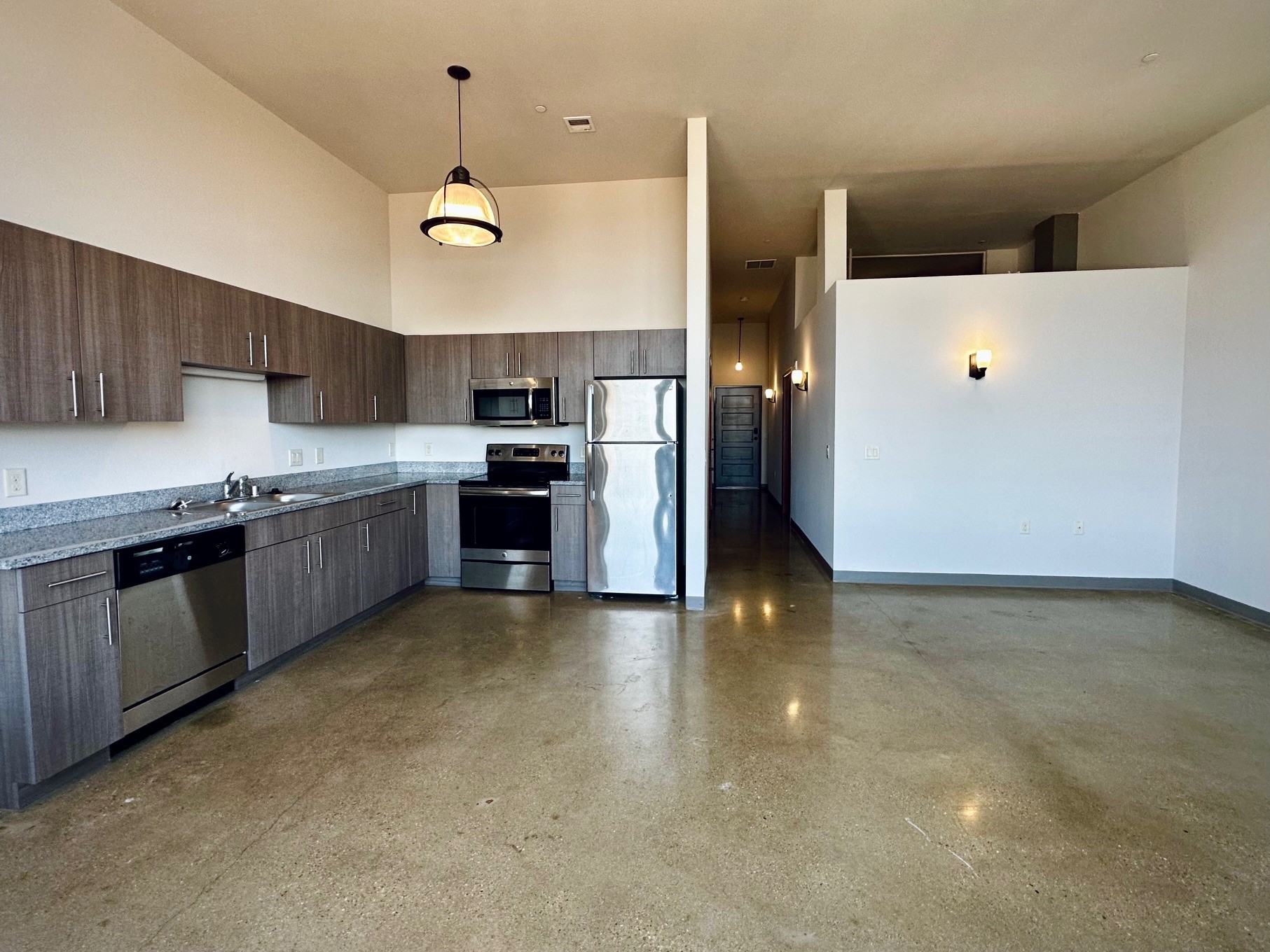 611 West National Avenue - 401