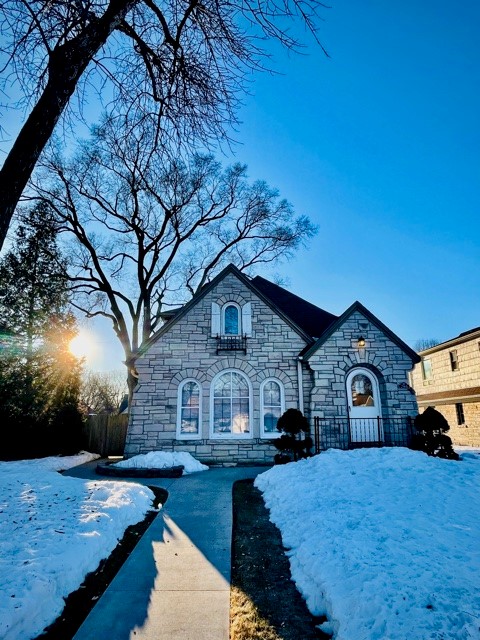 Property main image