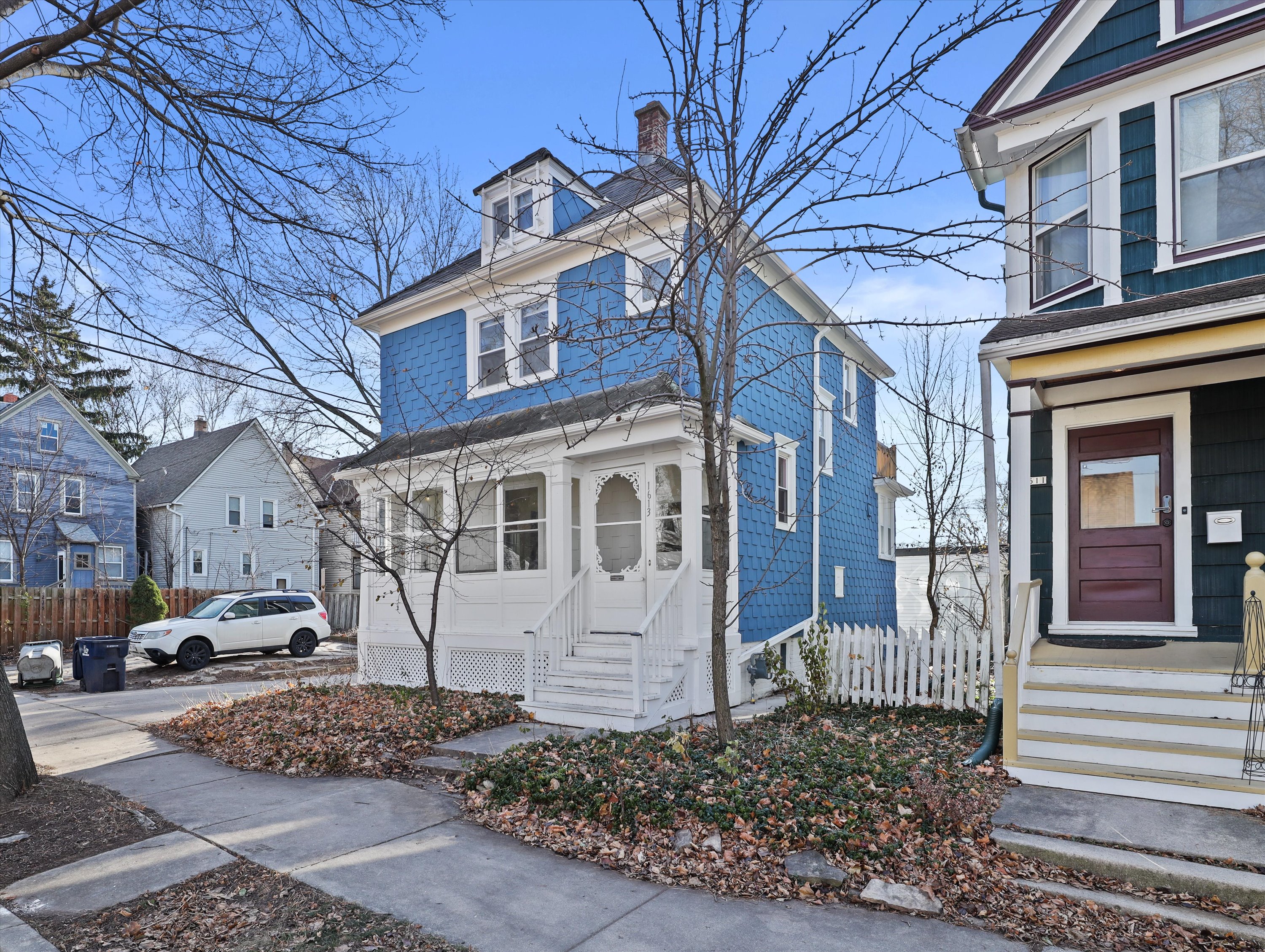 1613 East Hartford Avenue