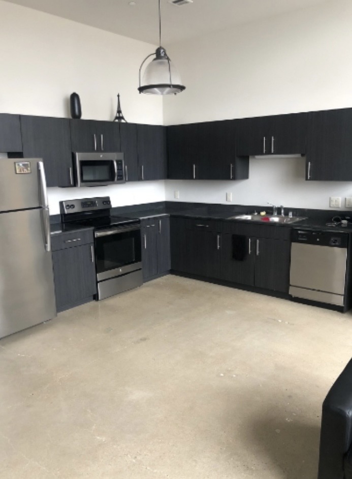 611 West National Avenue - 305