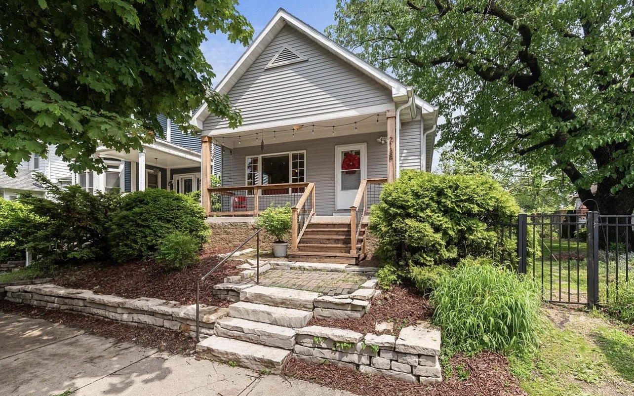 2138 North Buffum Street - A