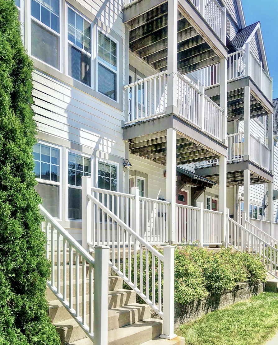 1810 N. Warren Avenue - 101