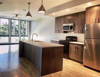 1530 N Jackson St - 403